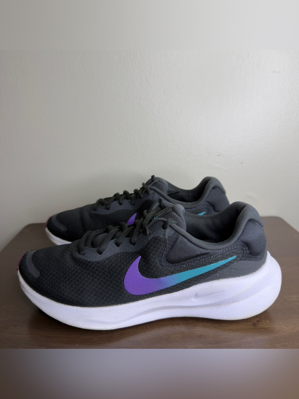 Nike Revolution 7 Black Running Shoes 9 Womens